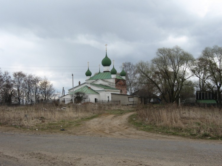 Церковь Ярославских Чудотворцев, Сопелки (Ярославский район, Ярославская область). общий вид в ландшафте