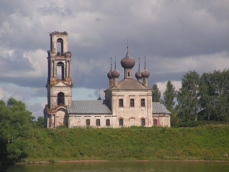 Прусово. Церковь Благовещения Пресвятой Богородицы. общий вид в ландшафте