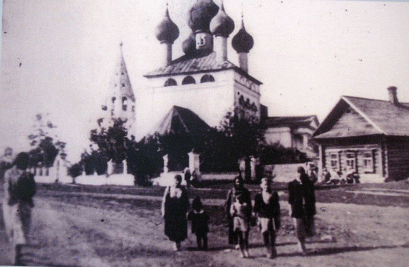 Туношна. Церковь Рождества Пресвятой Богородицы. архивная фотография, личный архив