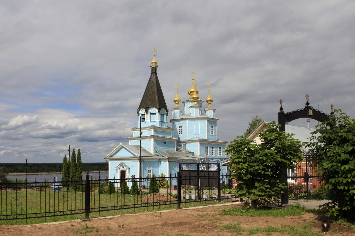 Церковь Казанской иконы Божией Матери, Великий Враг (Кстовский район, Нижегородская область). общий вид в ландшафте, Вид с юго-запада.