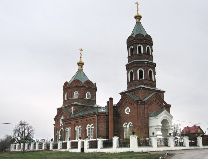 Безводное. Церковь Троицы Живоначальной (новая). фасады