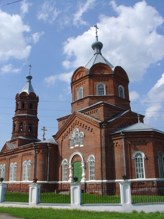 Церковь Троицы Живоначальной (новая), Безводное (Кстовский район, Нижегородская область). фасады