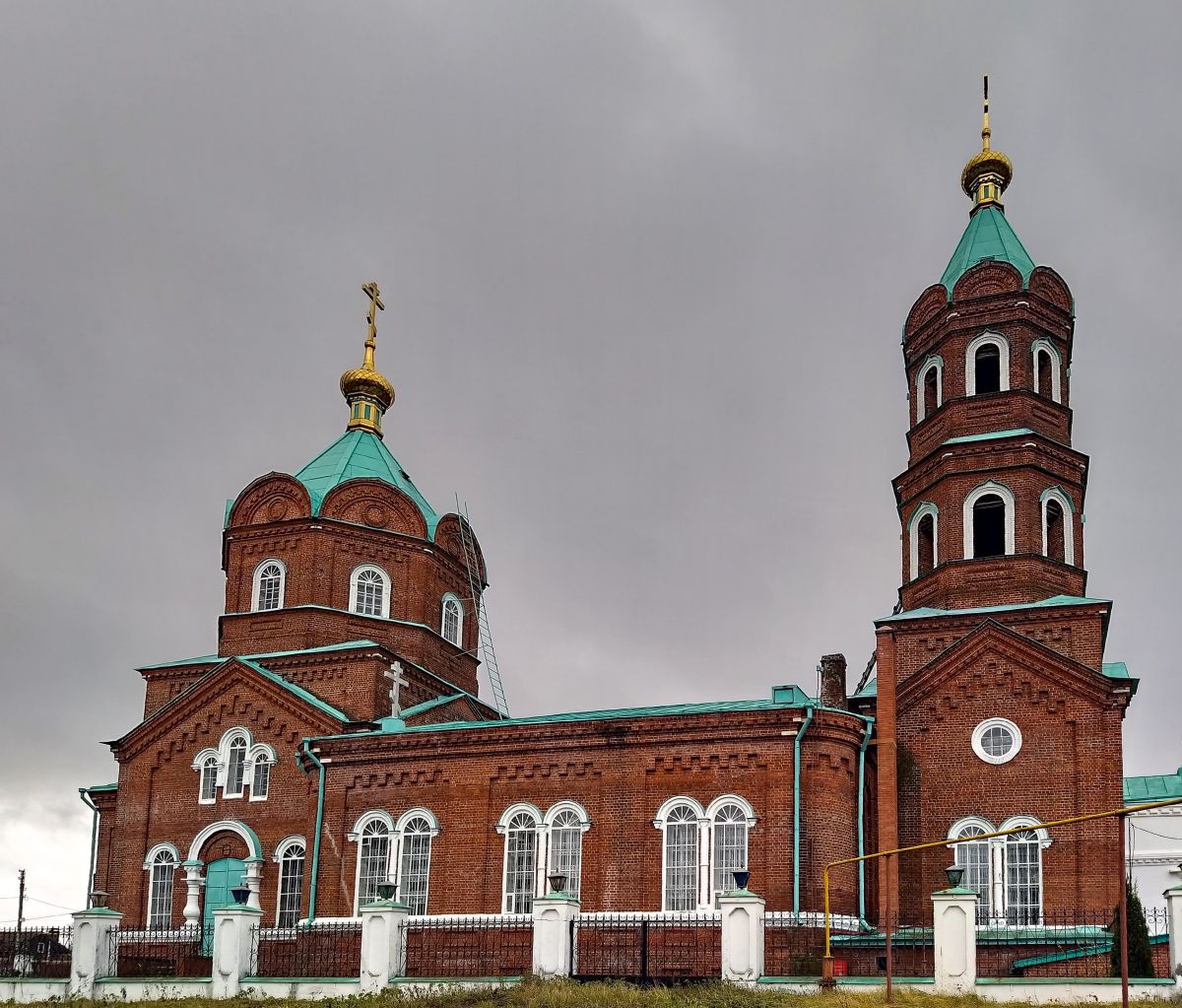 Церковь Троицы Живоначальной (новая), Безводное (Кстовский район, Нижегородская область). фасады