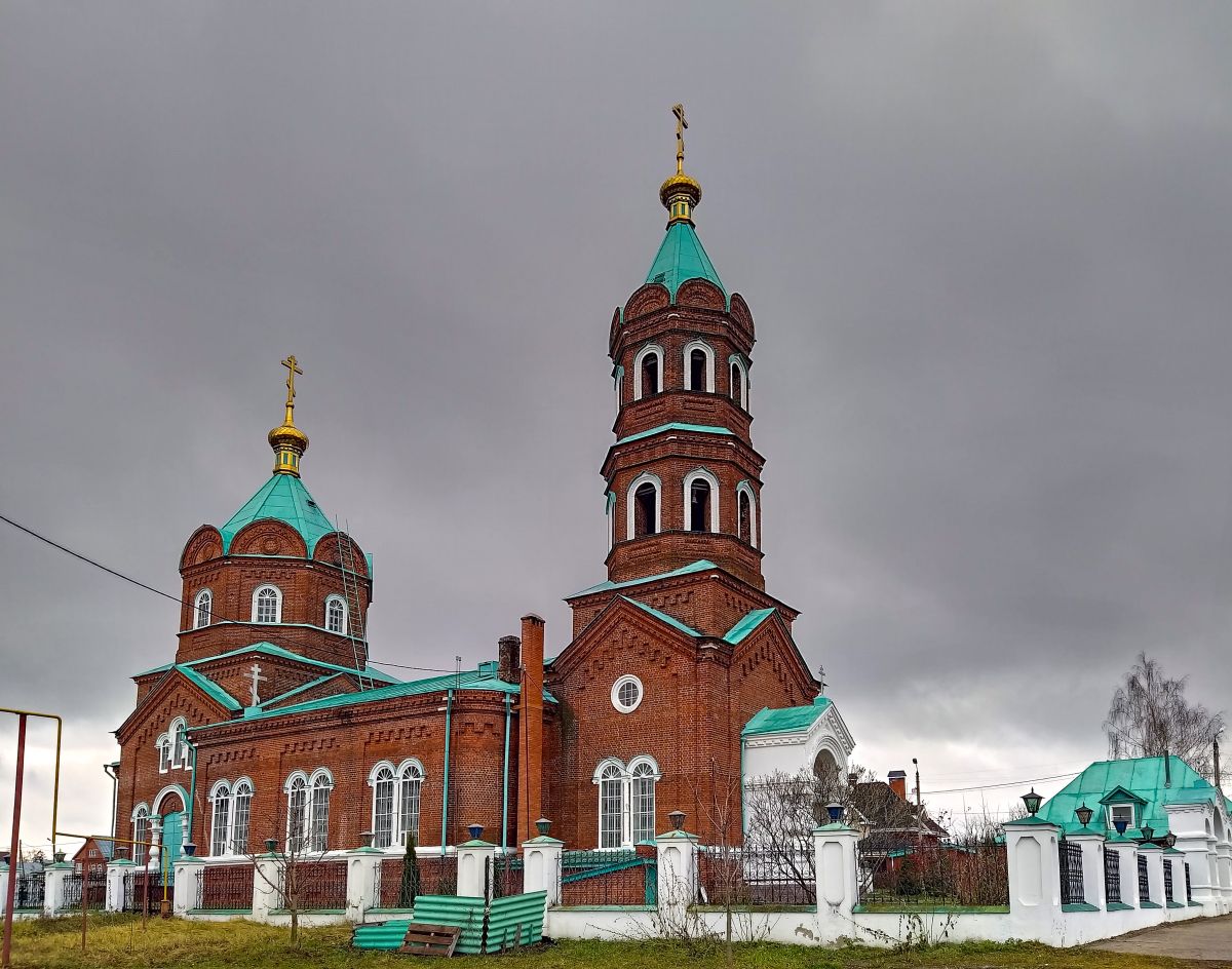 Церковь Троицы Живоначальной (новая), Безводное (Кстовский район, Нижегородская область). фасады