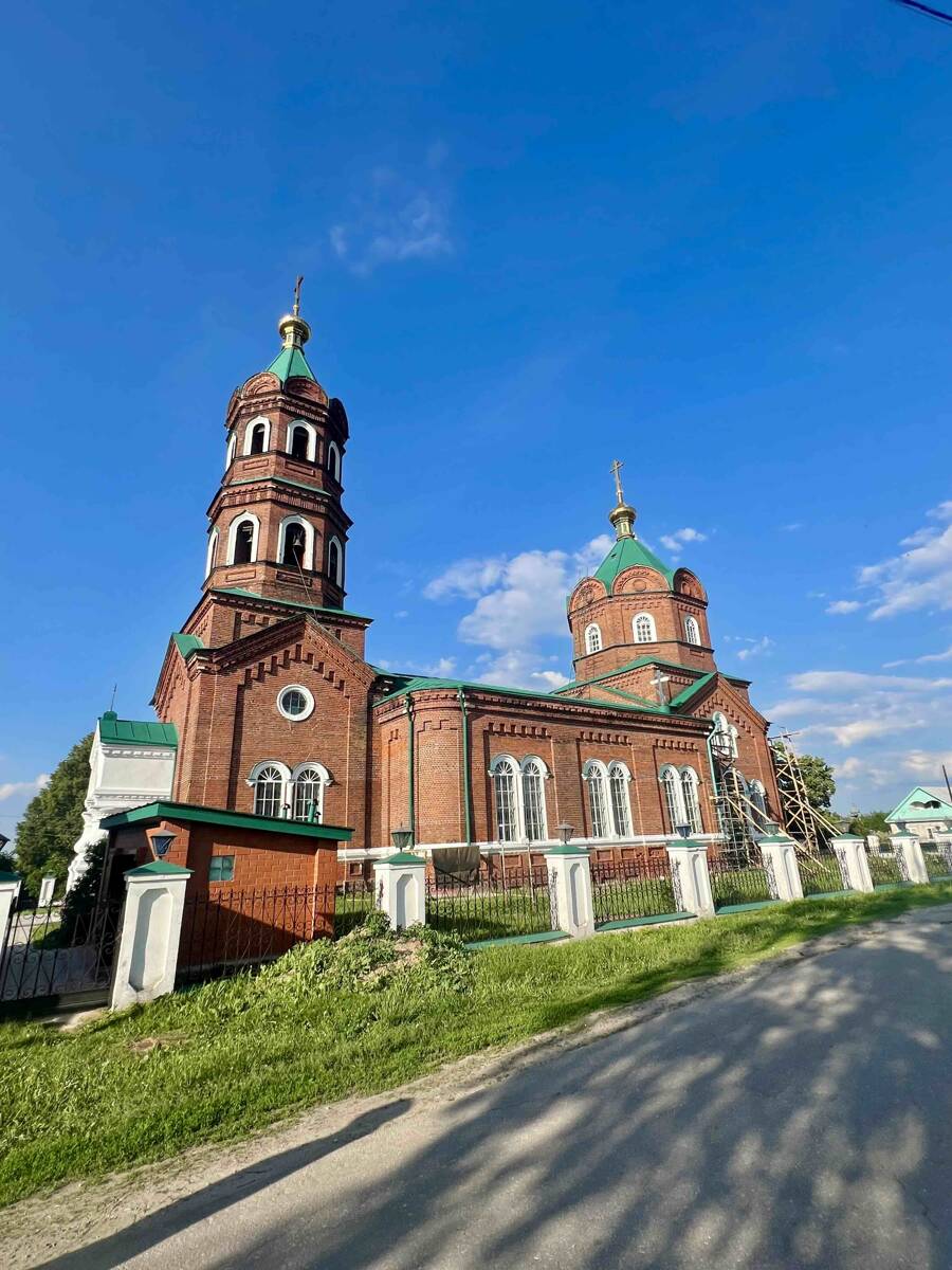 Церковь Троицы Живоначальной (новая), Безводное (Кстовский район, Нижегородская область). фасады