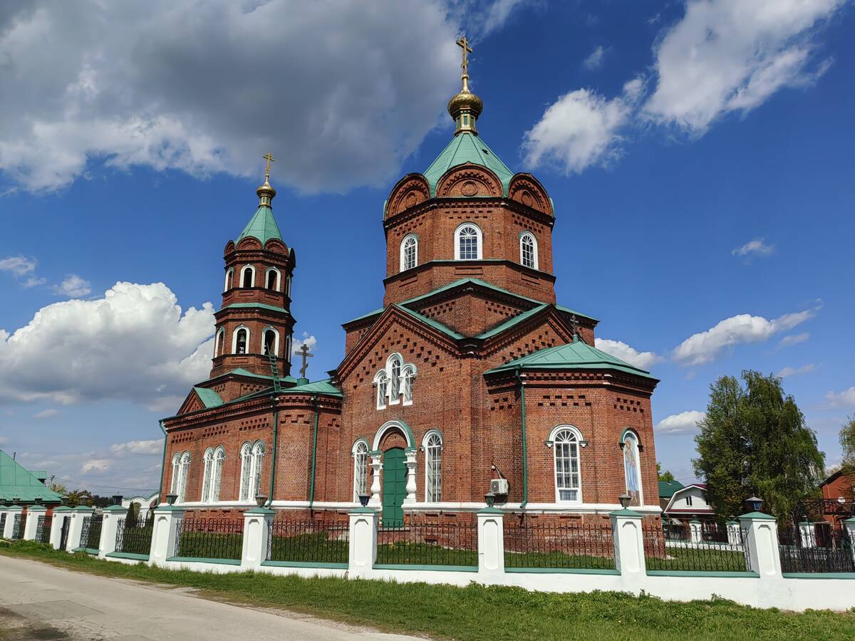 Церковь Троицы Живоначальной (новая), Безводное (Кстовский район, Нижегородская область). фасады