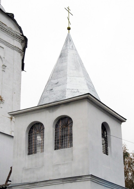 Церковь Воскресения Христова, Уварово (Иссинский район, Пензенская область). архитектурные детали, Звонница церкви