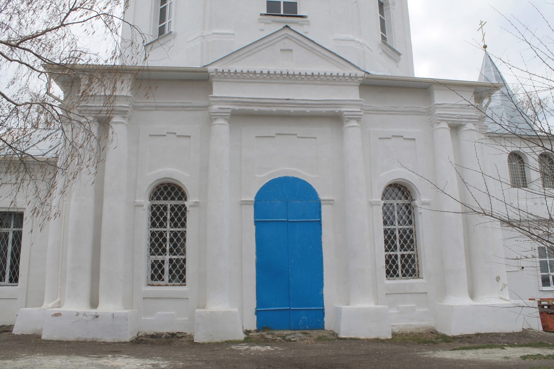 Церковь Воскресения Христова, Уварово (Иссинский район, Пензенская область). архитектурные детали, Фасады