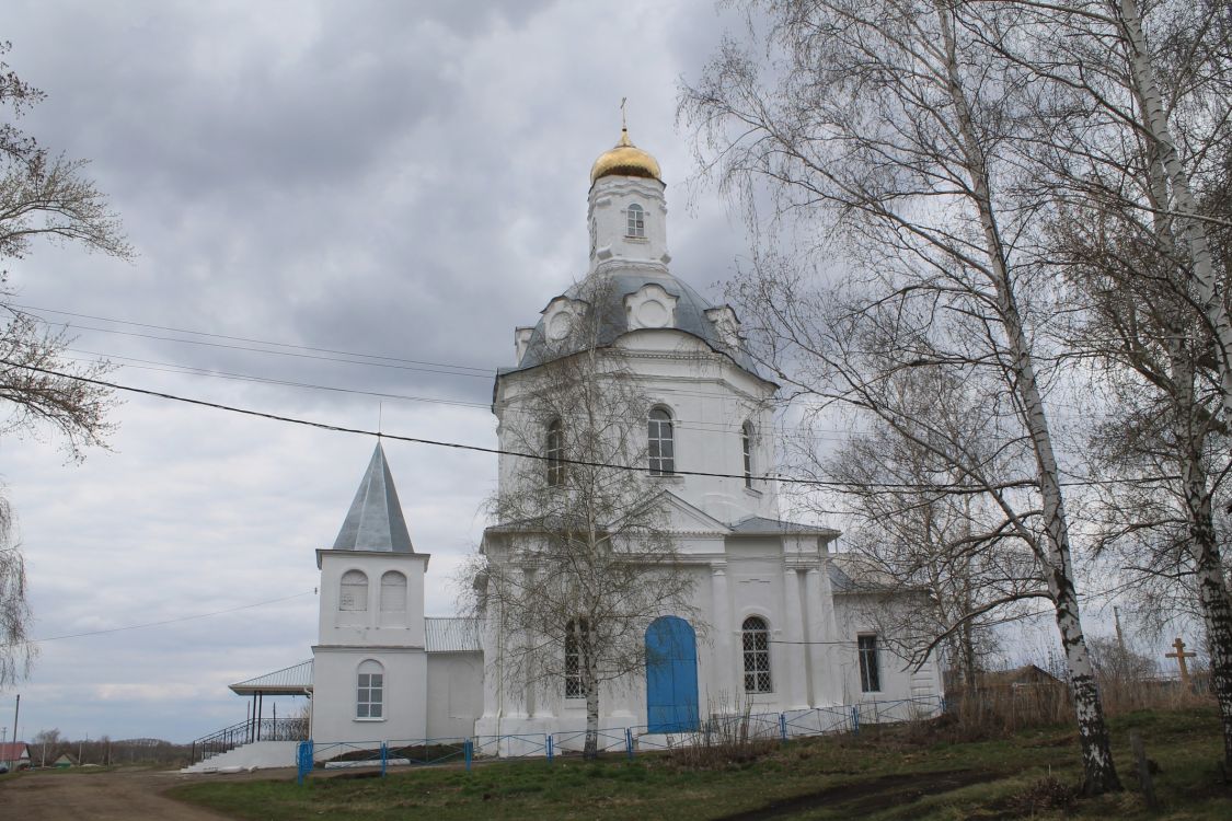 Церковь Воскресения Христова, Уварово (Иссинский район, Пензенская область). фасады, Фасады