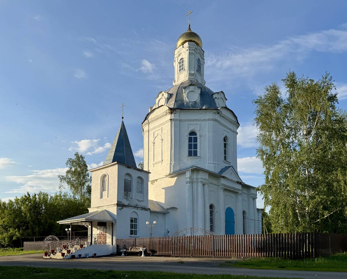 Церковь Воскресения Христова, Уварово (Иссинский район, Пензенская область). фасады, Вид с юга