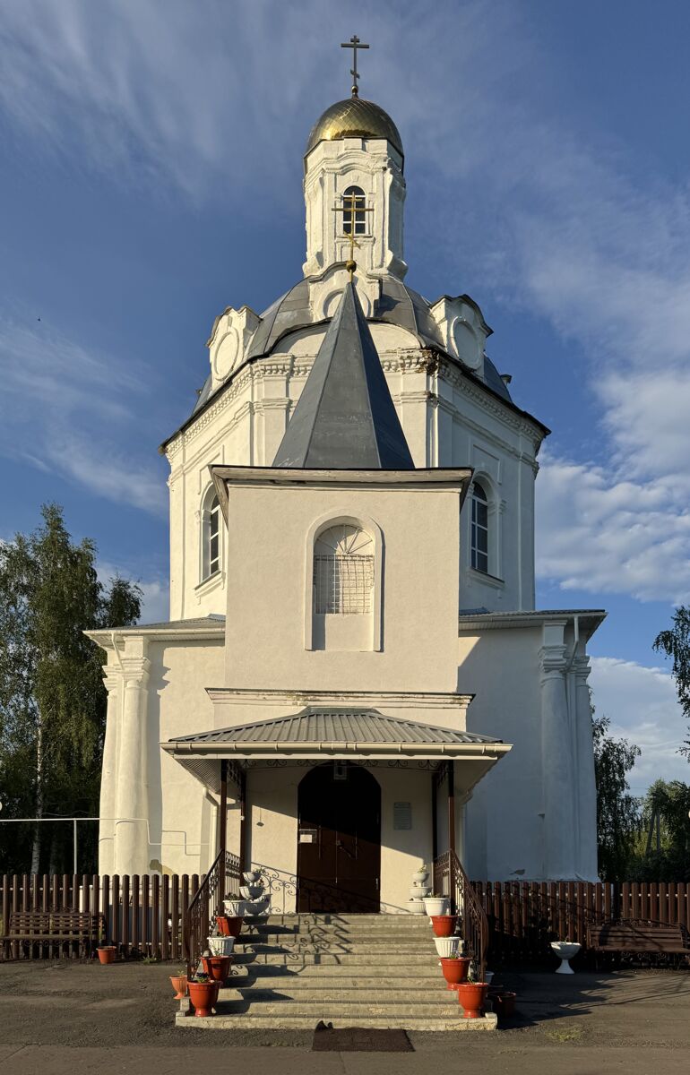 Церковь Воскресения Христова, Уварово (Иссинский район, Пензенская область). фасады, Вид с юго-запада