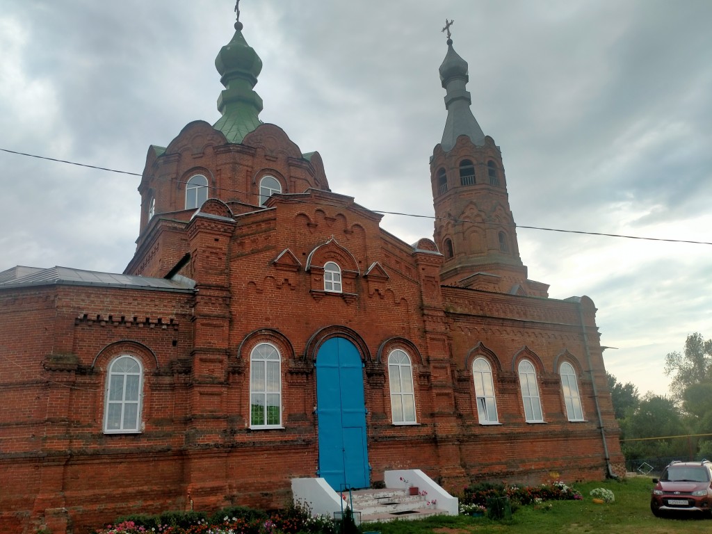 Церковь Успения Пресвятой Богородицы, Красная Дубрава (Земетчинский район, Пензенская область). фасады