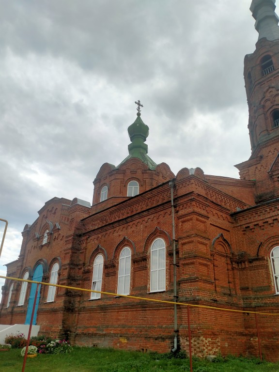 Церковь Успения Пресвятой Богородицы, Красная Дубрава (Земетчинский район, Пензенская область). фасады