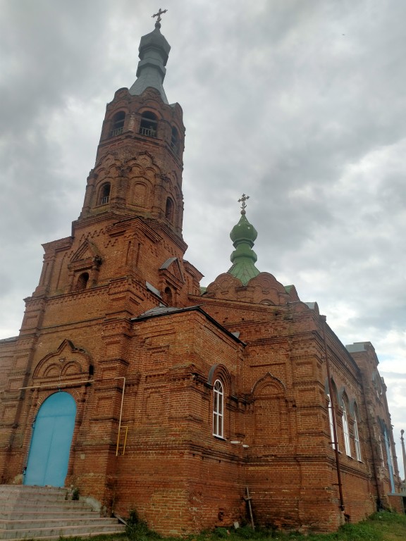 Церковь Успения Пресвятой Богородицы, Красная Дубрава (Земетчинский район, Пензенская область). фасады