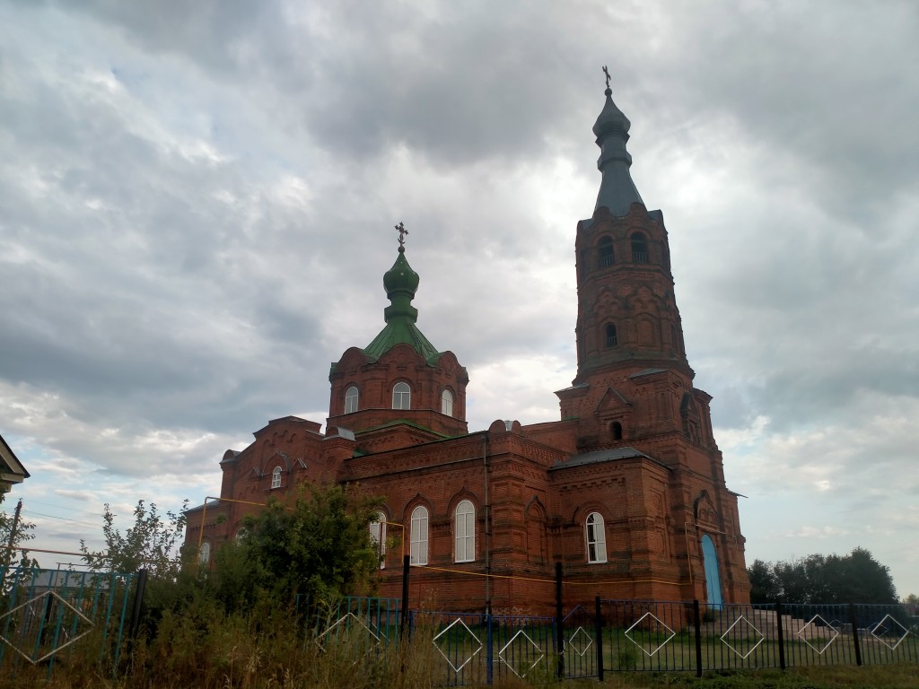 Церковь Успения Пресвятой Богородицы, Красная Дубрава (Земетчинский район, Пензенская область). фасады
