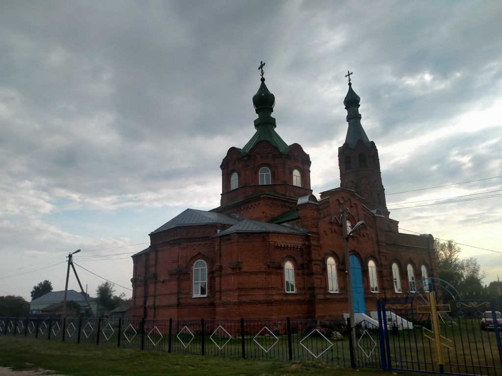 Церковь Успения Пресвятой Богородицы, Красная Дубрава (Земетчинский район, Пензенская область). фасады