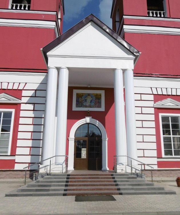 Собор Воскресения Христова, Никольск (Никольский район, Пензенская область). архитектурные детали, Главные врата собора