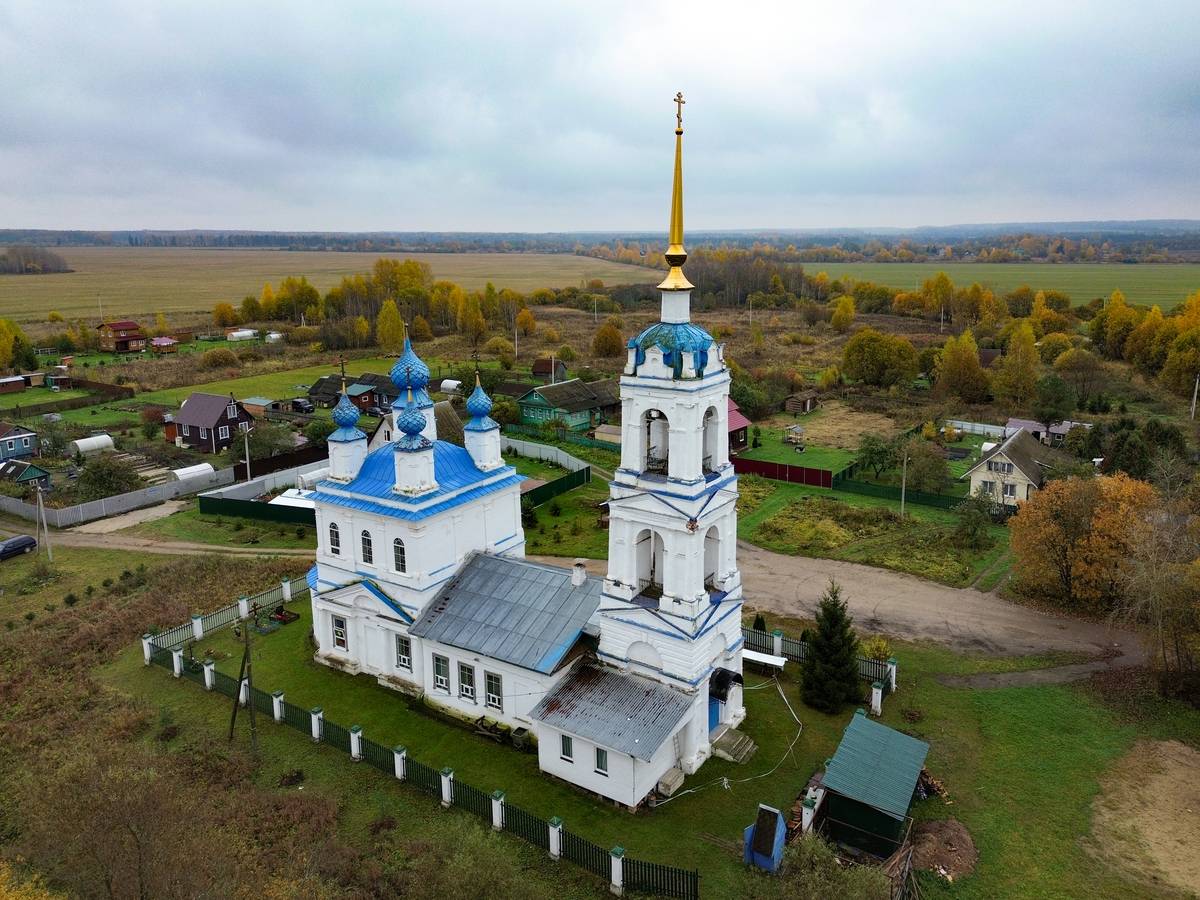 Церковь Рождества Христова, Давыдово (Ярославский район, Ярославская область). общий вид в ландшафте