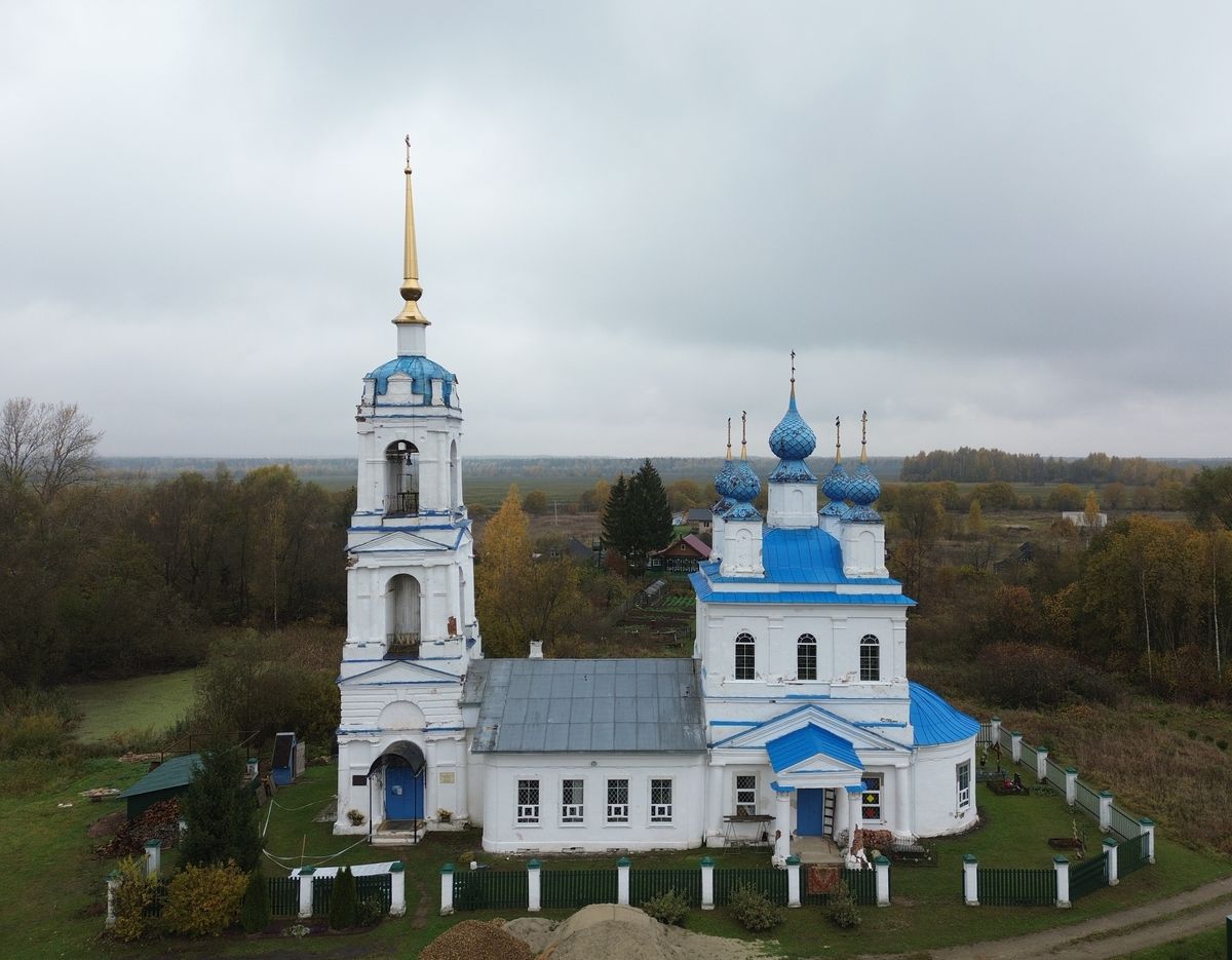 Церковь Рождества Христова, Давыдово (Ярославский район, Ярославская область). общий вид в ландшафте