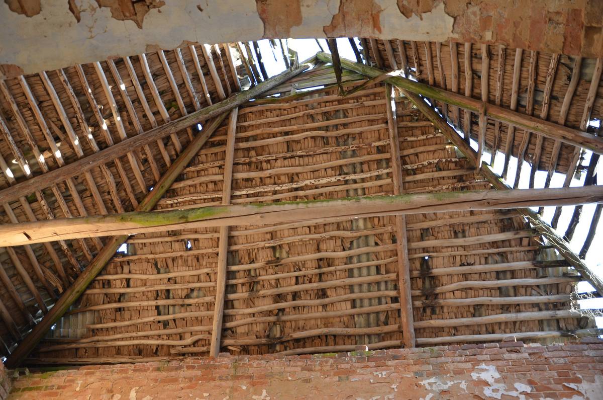 Перекрытие апсиды (дранка+шифер), дополнительная информация. Церковь Успения Пресвятой Богородицы, Колчино (Людиновский район, Калужская область)