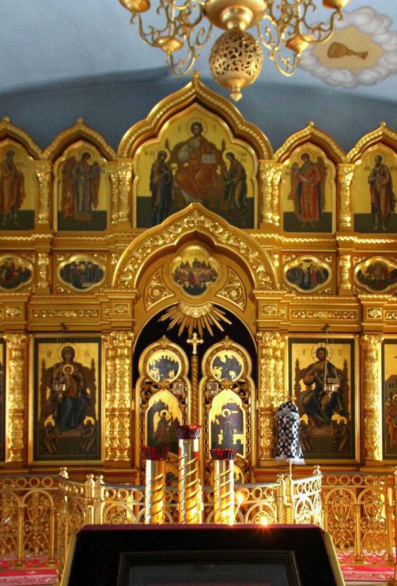 Кафедральный собор Троицы Живоначальной, Саратов (Саратов, город, Саратовская область). интерьер и убранство, Иконостас нижнего Успенского придела