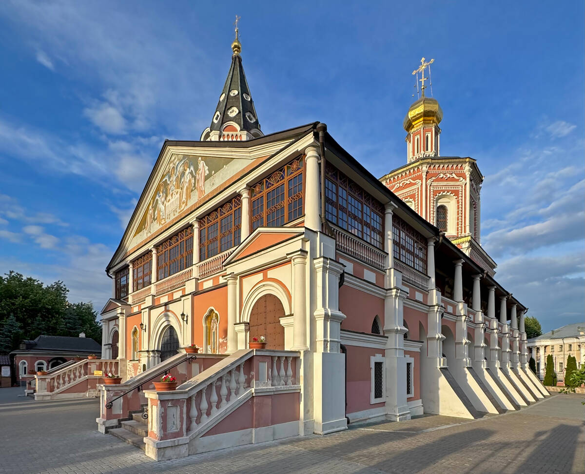 Кафедральный собор Троицы Живоначальной, Саратов (Саратов, город, Саратовская область). фасады, Вид с юго-запада