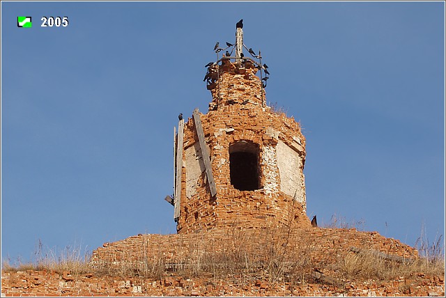 Кузьмадино. Церковь Космы и Дамиана. архитектурные детали, Завершение основного объема