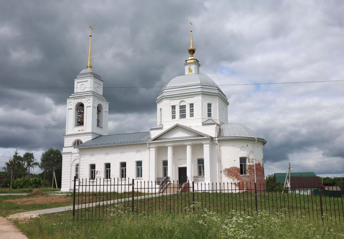 Церковь Николая Чудотворца, Семьинское (Юрьев-Польский район, Владимирская область). общий вид в ландшафте, Вид с юга