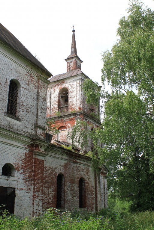 Церковь Покрова Пресвятой Богородицы, Маринино (Ковровский район и г. Ковров, Владимирская область). фасады, Вид с северо-востока