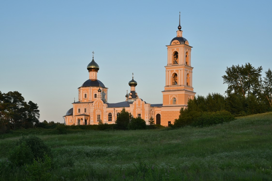 Оковцы. Церковь Смоленской иконы Божией Матери 