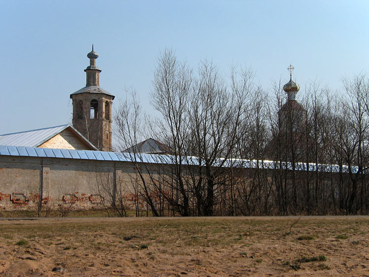 Осташков. Житенный Смоленский монастырь. фасады, Вид на Житенный монастырь с юга