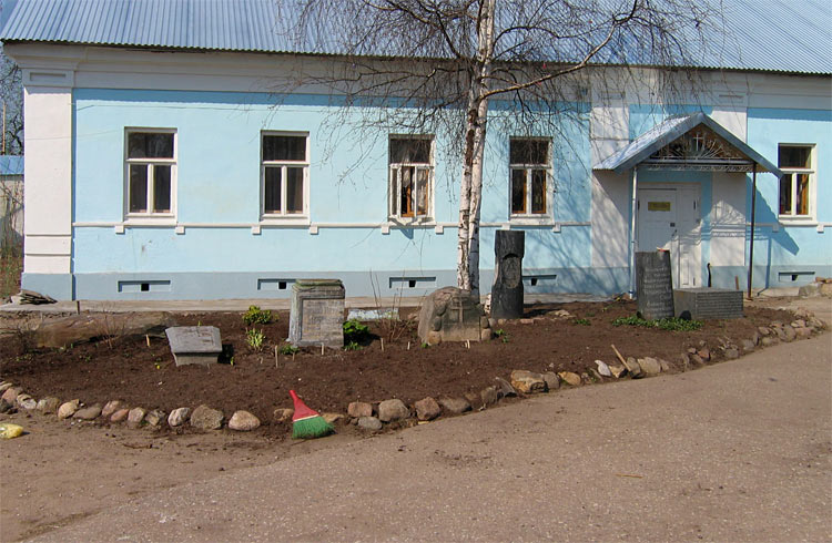 Житенный Смоленский монастырь, Осташков (Осташковский городской округ, Тверская область). архитектурные детали, Кладбище