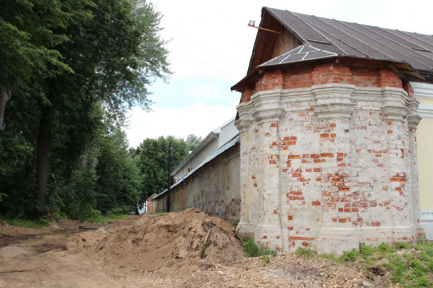 Житенный Смоленский монастырь, Осташков (Осташковский городской округ, Тверская область). архитектурные детали, Юго-восточная башня монастыря