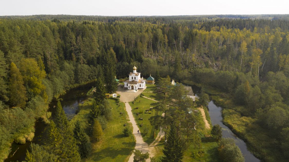 Оковцы. Спасо-Преображенский скит. общий вид в ландшафте