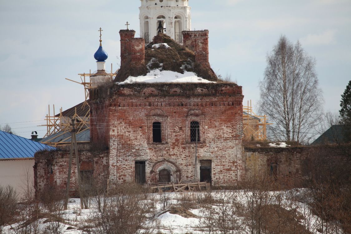 Любим. Церковь Троицы Живоначальной. фасады