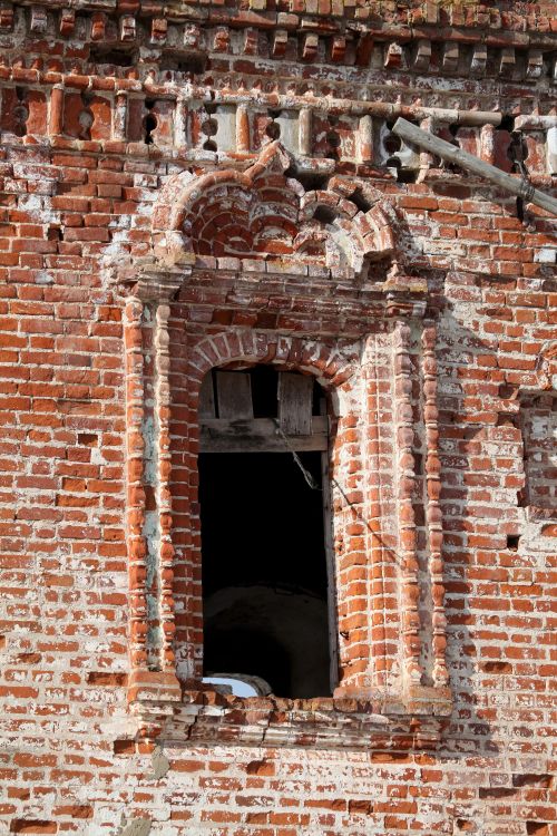 Церковь Троицы Живоначальной, Любим (Любимский район, Ярославская область). архитектурные детали