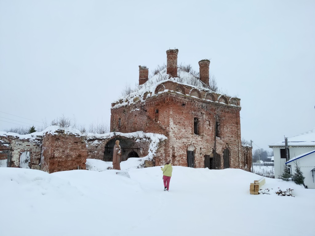 Церковь Троицы Живоначальной, Любим (Любимский район, Ярославская область). фасады