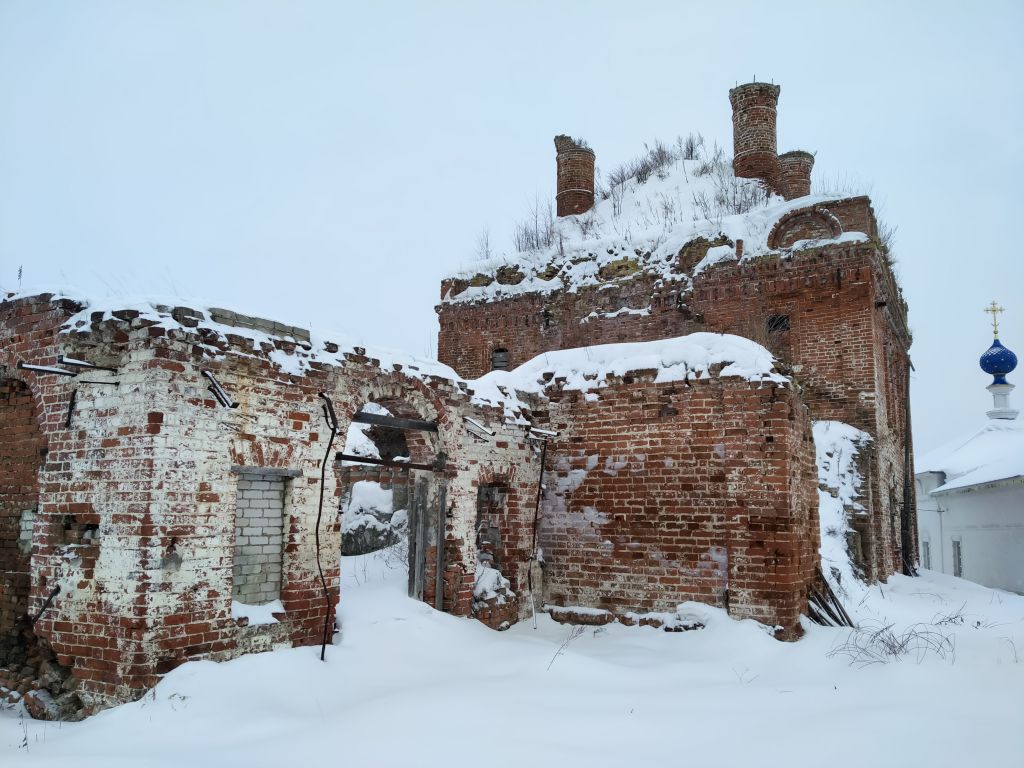 Любим. Церковь Троицы Живоначальной. фасады