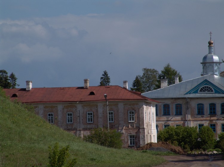 Троицкий Павло-Обнорский мужской монастырь, Юношеское (Грязовецкий район, Вологодская область). архитектурные детали