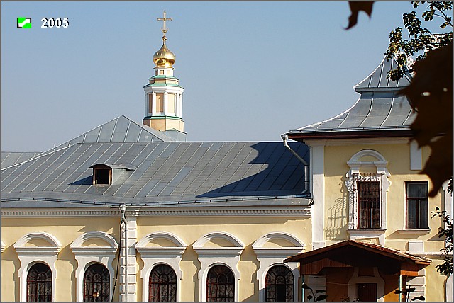 Владимир. Богородице-Рождественский мужской монастырь. Трапезный храм в честь Рождества Христова. фасады, Вид с востока