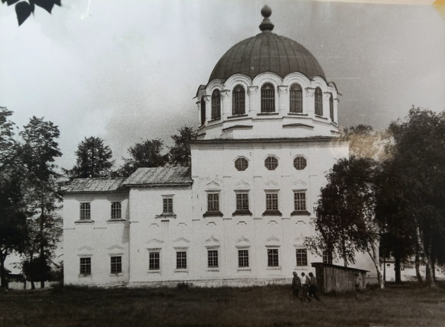 ГАВО ф.4963 оп.4 д.22 фотоальбом, архивная фотография. Церковь Троицы Живоначальной, Каргополь (Каргопольский район, Архангельская область)