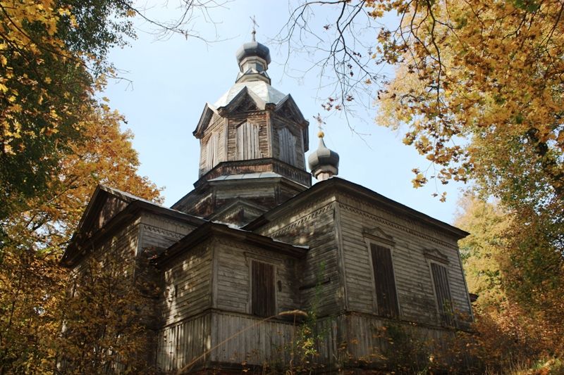 Крапивна. Церковь Михаила Архангела. фасады, юго-восточный угол храма