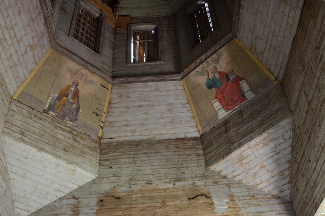 Церковь Михаила Архангела, Крапивна (Климовский район, Брянская область). интерьер и убранство