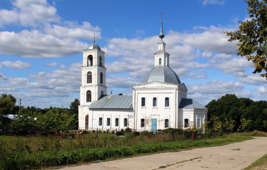 Бавлены. Церковь Богоявления Господня. фасады