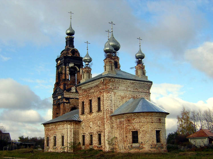 Церковь Введения во храм Пресвятой Богородицы, Красные Пожни (Красносельский район, Костромская область). фасады
