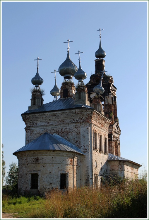 Красные Пожни. Церковь Введения во храм Пресвятой Богородицы. фасады