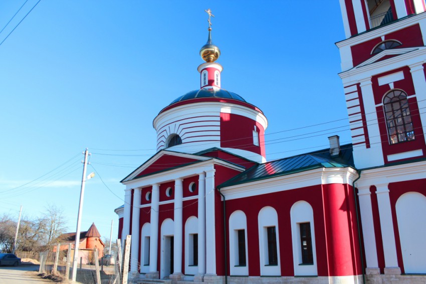 Церковь Николая Чудотворца в Русинове, Ермолино (Боровский район, Калужская область). архитектурные детали, Основной объем храма и трапезная, вид с северо-запада