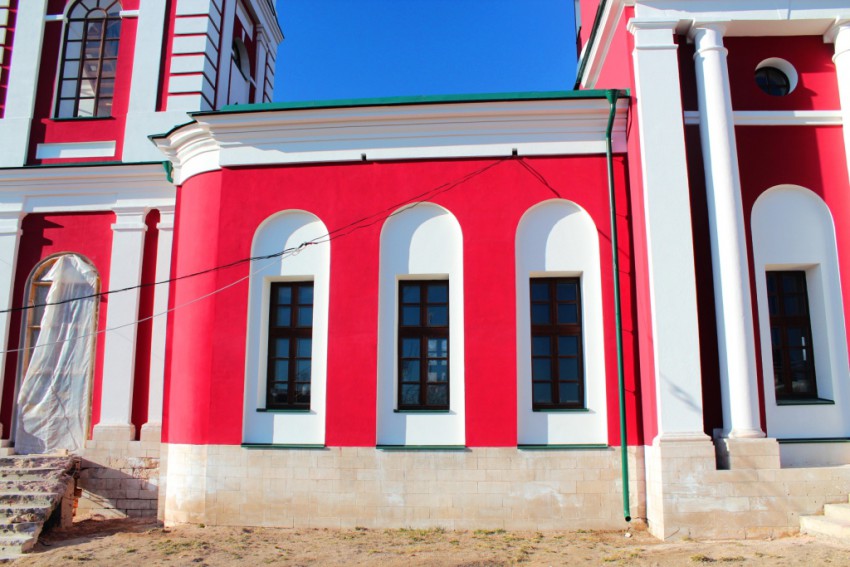 Церковь Николая Чудотворца в Русинове, Ермолино (Боровский район, Калужская область). архитектурные детали, Трапезная, вид с юга