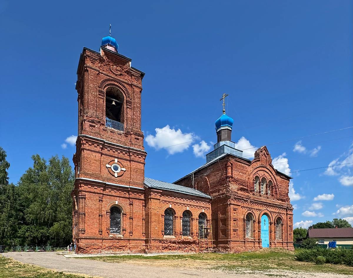 Вид с юго-запада, фасады. Церковь Казанской иконы Божией Матери, Запутное (Орехово-Зуевский городской округ, Московская область)