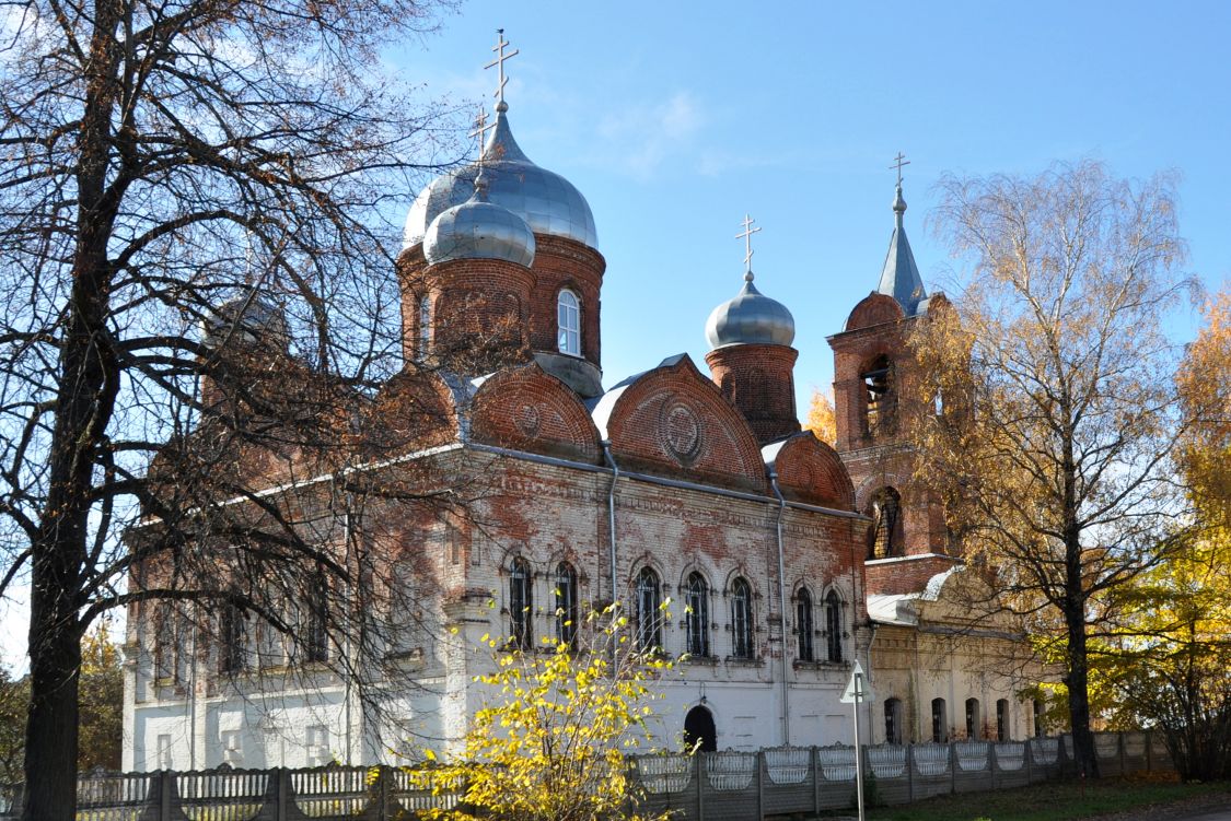 Церковь Троицы Живоначальной, Внуково (Дмитровский городской округ, Московская область). фасады